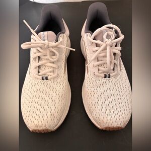 Brooks Women's Anthem 6